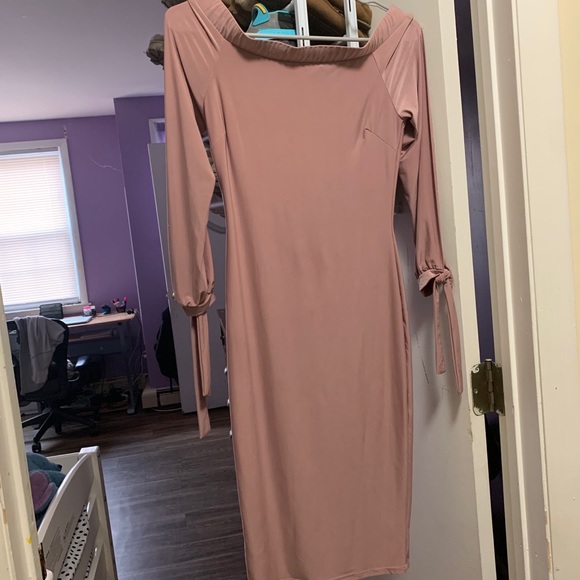 FASHION NOVA BODYCON DRESS - Picture 4 of 4